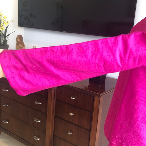 DEMOCRACY MAGENTA SILK EMBROIDERED TUNIC - Picture 5 of 7